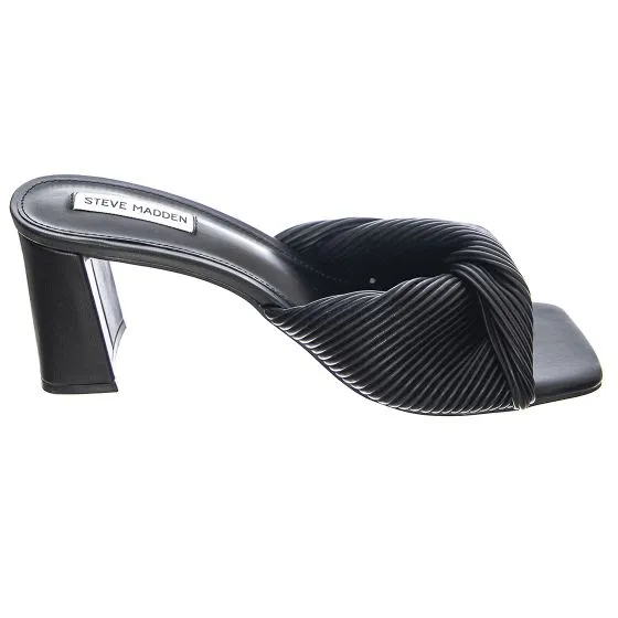 Steve Madden Womens Levity Black Sandals